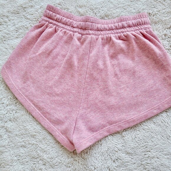 ๐ 2/$25๐ H&M Basics | Cute Sweatshorts in Light Pink - Picture 6 of 9